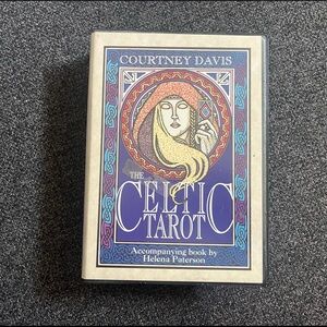 •1990 The Celtic Tarot by Courtney Davis Box Set Aquarian Press•
